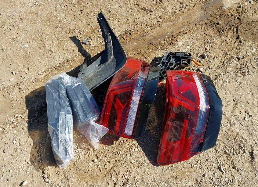 Photo 12 of 2024 Volkswagen Atlas 2.0T PEAK EDITION SEL (VIN 1V2GR2CA6RC604876)