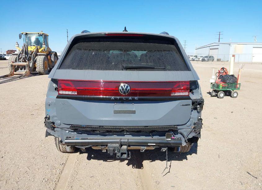 Photo 17 of 2024 Volkswagen Atlas 2.0T PEAK EDITION SEL (VIN 1V2GR2CA6RC604876)