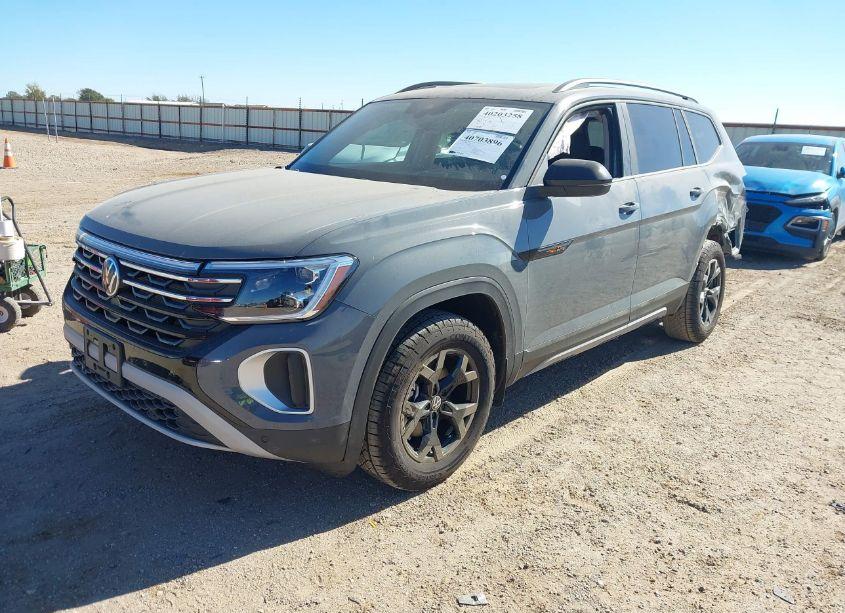 Photo 2 of 2024 Volkswagen Atlas 2.0T PEAK EDITION SEL (VIN 1V2GR2CA6RC604876)