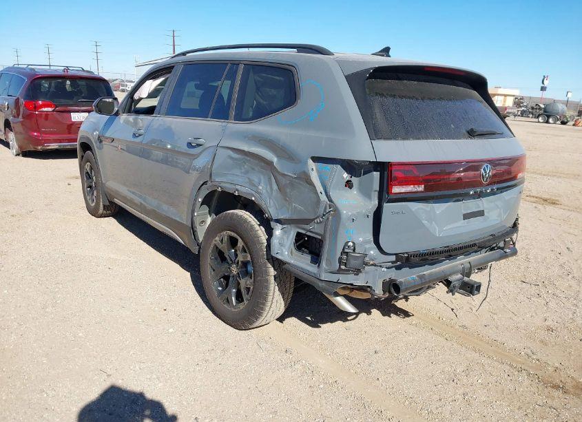 Photo 3 of 2024 Volkswagen Atlas 2.0T PEAK EDITION SEL (VIN 1V2GR2CA6RC604876)