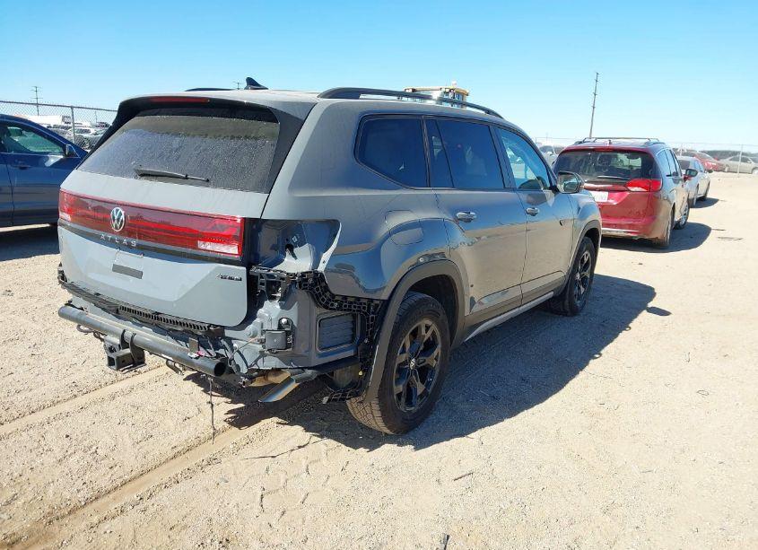 Photo 4 of 2024 Volkswagen Atlas 2.0T PEAK EDITION SEL (VIN 1V2GR2CA6RC604876)