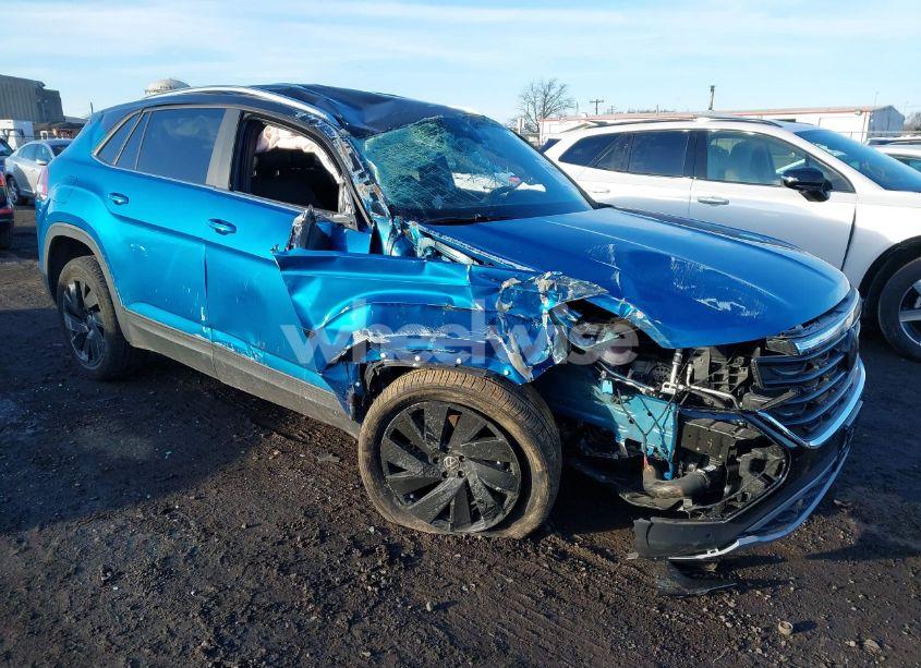 2024 Volkswagen Atlas CROSS SPORT 2.0T SE W/TECHNOLOGY (VIN 1V2HE2CA1RC219841) main photo