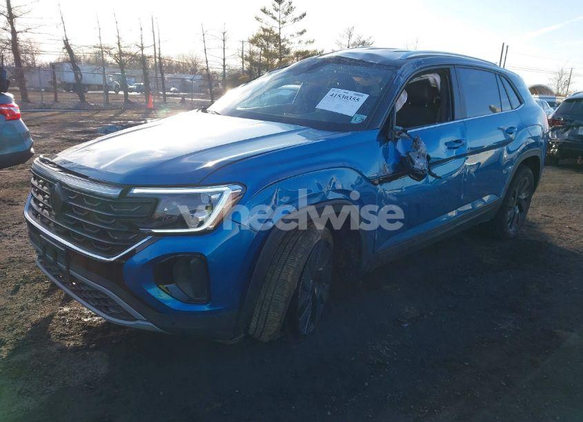 Photo 2 of 2024 Volkswagen Atlas CROSS SPORT 2.0T SE W/TECHNOLOGY (VIN 1V2HE2CA1RC219841)