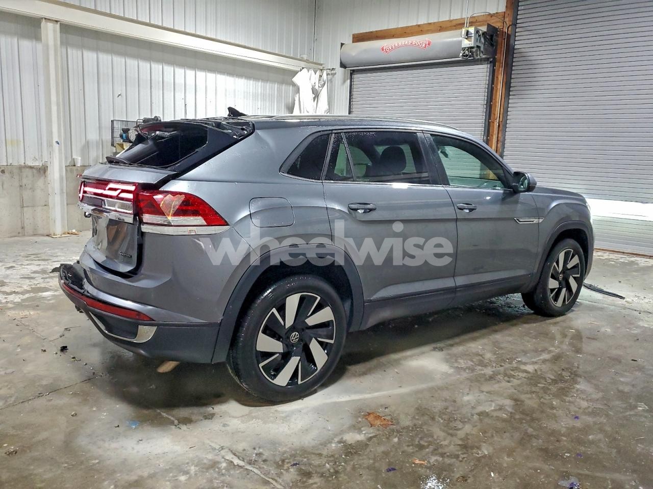 Photo 3 of 2025 VOLKSWAGEN ATLAS CROSS SPORT SE (VIN 1V2HE2CA5SC204362)