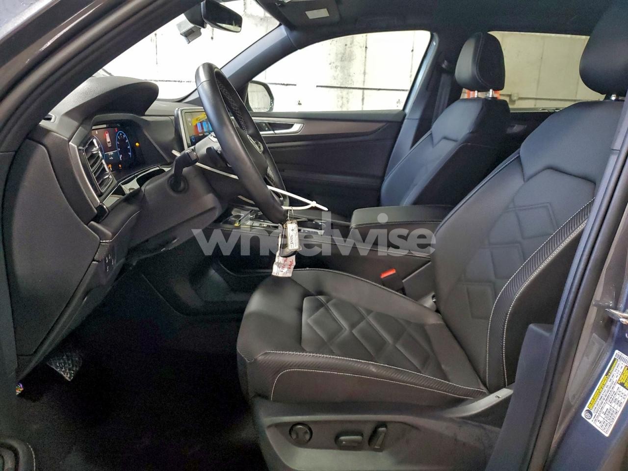 Photo 7 of 2025 VOLKSWAGEN ATLAS CROSS SPORT SE (VIN 1V2HE2CA5SC204362)