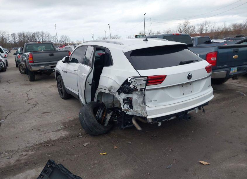 Photo 3 of 2022 Volkswagen Atlas CROSS SPORT 3.6L V6 SE W/TECHNOLOGY (VIN 1V2HE2CA8NC221936)