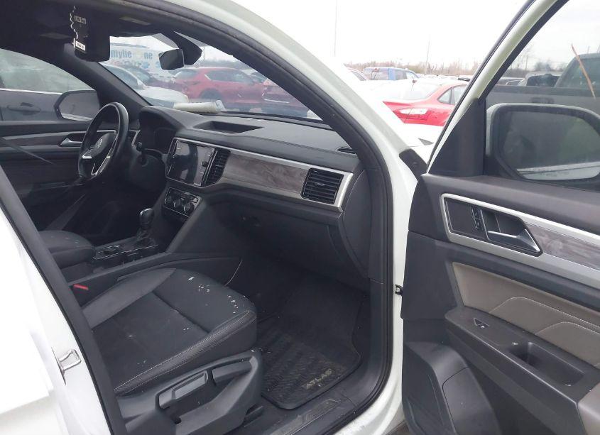 Photo 5 of 2022 Volkswagen Atlas CROSS SPORT 3.6L V6 SE W/TECHNOLOGY (VIN 1V2HE2CA8NC221936)
