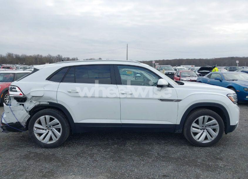 Photo 13 of 2022 Volkswagen Atlas CROSS SPORT 3.6L V6 SE W/TECHNOLOGY (VIN 1V2HE2CA9NC221542)