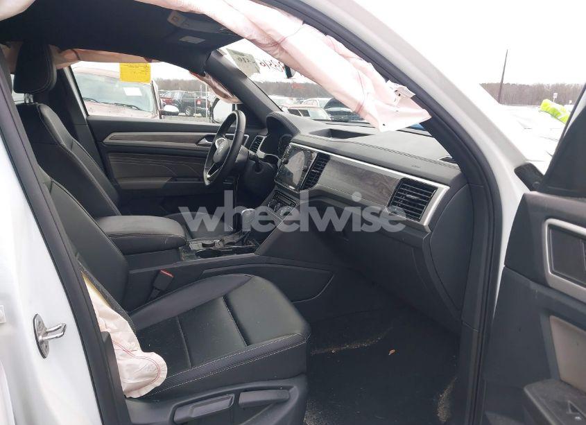 Photo 5 of 2022 Volkswagen Atlas CROSS SPORT 3.6L V6 SE W/TECHNOLOGY (VIN 1V2HE2CA9NC221542)