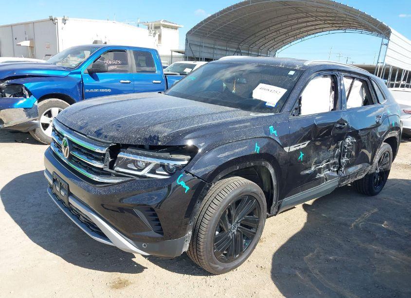 Photo 2 of 2022 Volkswagen Atlas CROSS SPORT 3.6L V6 SE W/TECHNOLOGY (VIN 1V2HE2CAXNC226894)