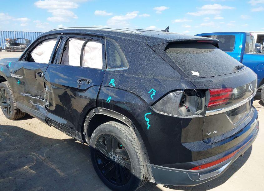 Photo 3 of 2022 Volkswagen Atlas CROSS SPORT 3.6L V6 SE W/TECHNOLOGY (VIN 1V2HE2CAXNC226894)