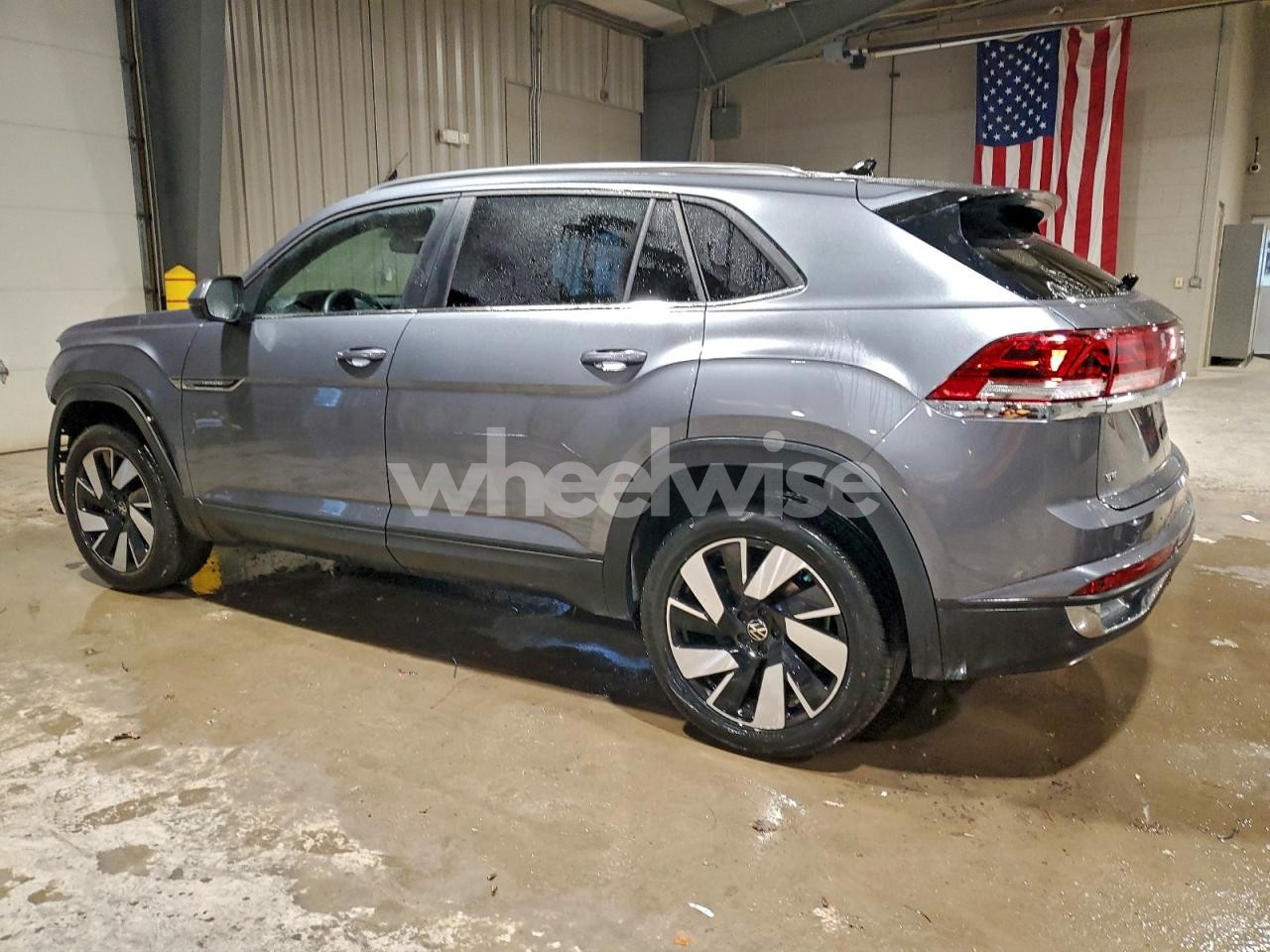 Photo 2 of 2025 VOLKSWAGEN ATLAS CROSS SPORT SE (VIN 1V2HE2CAXSC222212)