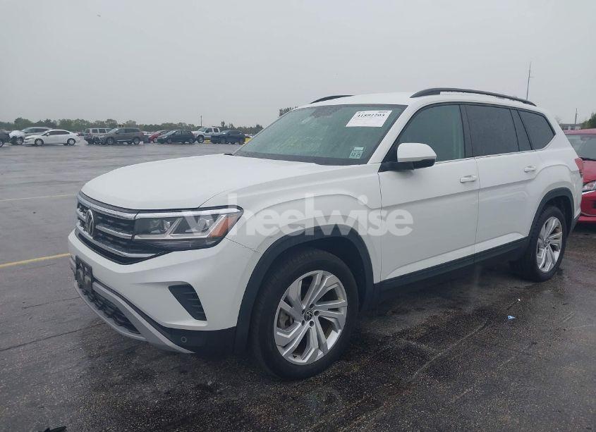 Photo 2 of 2021 Volkswagen Atlas 3.6L V6 SE W/TECHNOLOGY (VIN 1V2HR2CA0MC550102)