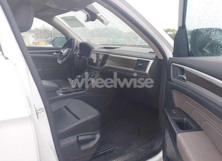 Photo 5 of 2021 Volkswagen Atlas 3.6L V6 SE W/TECHNOLOGY (VIN 1V2HR2CA0MC550102)