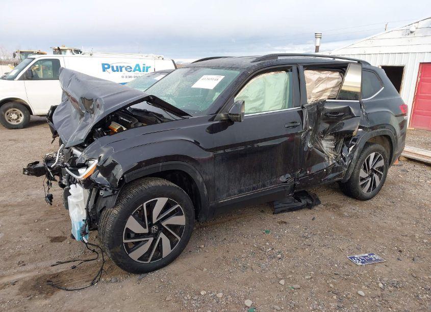 Photo 2 of 2025 Volkswagen Atlas 2.0T SE W/TECHNOLOGY (VIN 1V2HR2CA1SC509605)