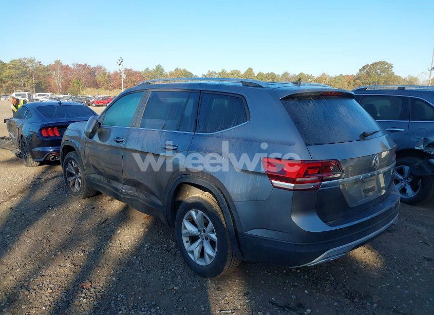 Photo 3 of 2018 Volkswagen Atlas 3.6L V6 LAUNCH EDITION (VIN 1V2HR2CA2JC501043)