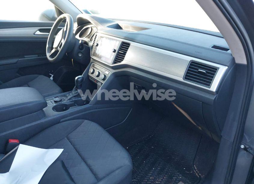 Photo 5 of 2018 Volkswagen Atlas 3.6L V6 LAUNCH EDITION (VIN 1V2HR2CA2JC501043)