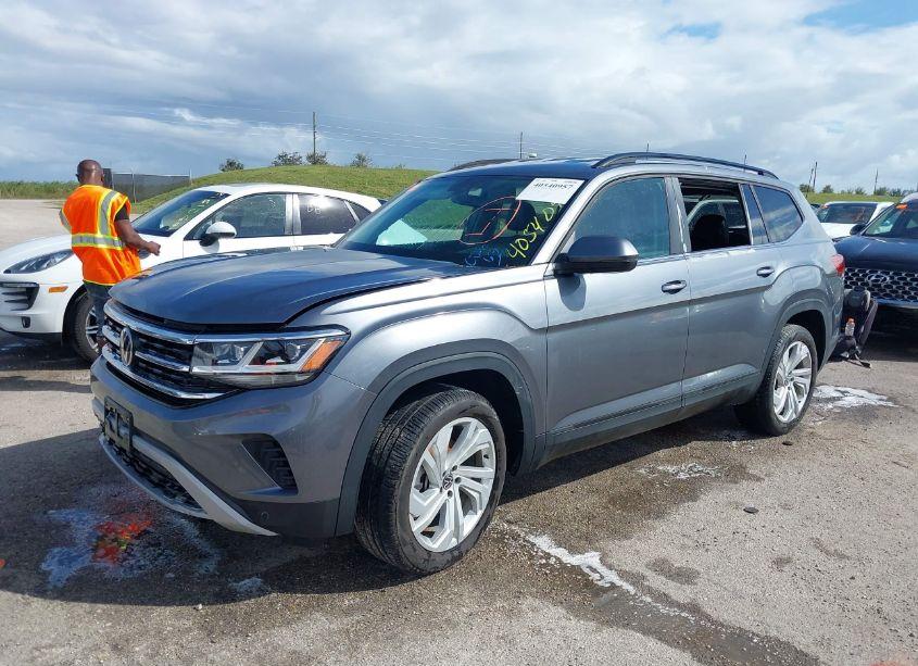 Photo 2 of 2022 Volkswagen Atlas 3.6L V6 SE W/TECHNOLOGY (VIN 1V2HR2CA2NC556565)