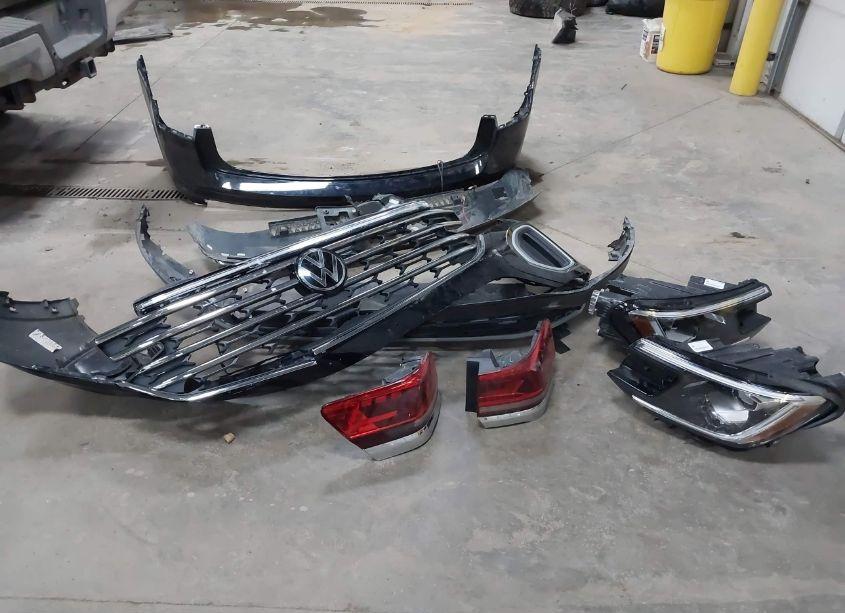 Photo 12 of 2024 Volkswagen Atlas 2.0T SE W/TECHNOLOGY (VIN 1V2HR2CA2RC541652)