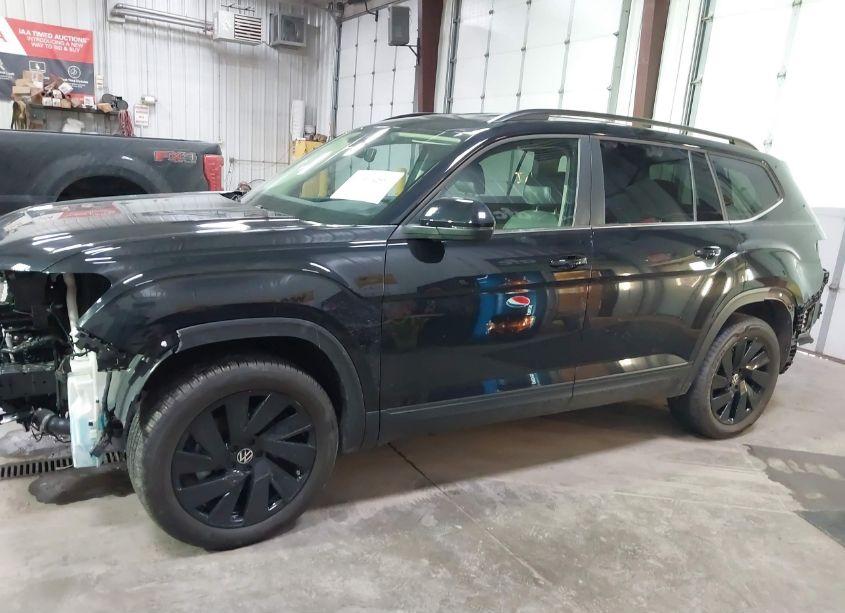 Photo 15 of 2024 Volkswagen Atlas 2.0T SE W/TECHNOLOGY (VIN 1V2HR2CA2RC541652)