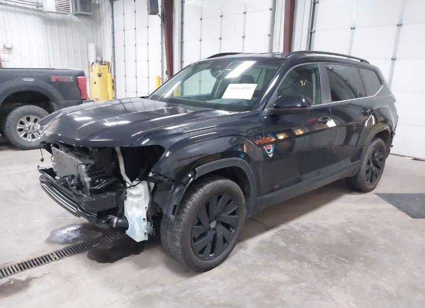 Photo 2 of 2024 Volkswagen Atlas 2.0T SE W/TECHNOLOGY (VIN 1V2HR2CA2RC541652)