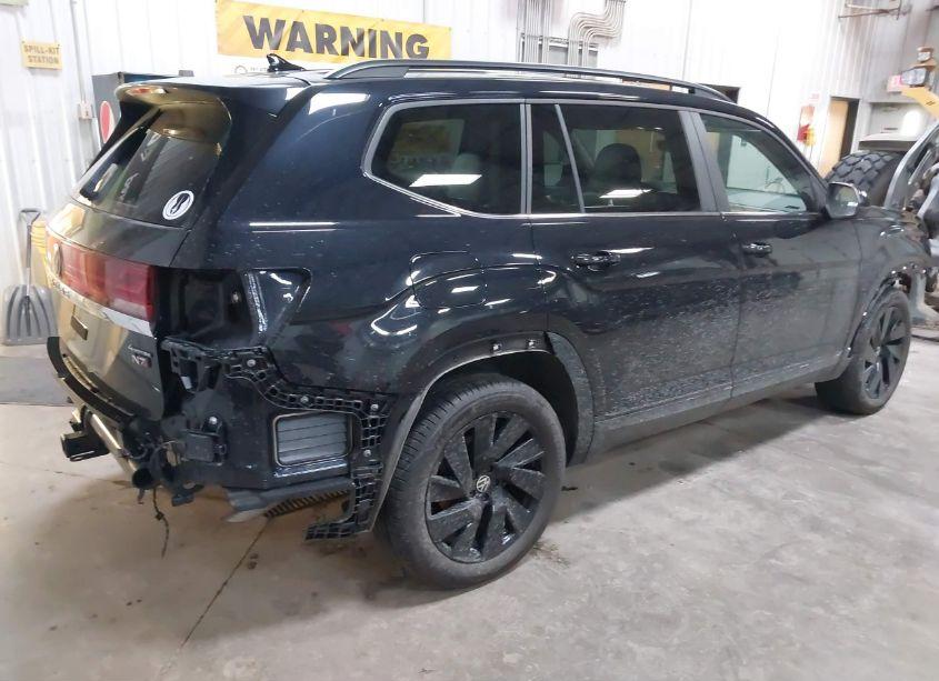 Photo 4 of 2024 Volkswagen Atlas 2.0T SE W/TECHNOLOGY (VIN 1V2HR2CA2RC541652)