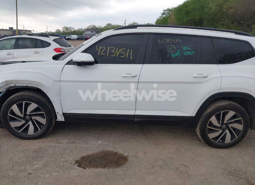 Photo 14 of 2024 Volkswagen Atlas 2.0T SE W/TECHNOLOGY (VIN 1V2HR2CA2RC604880)