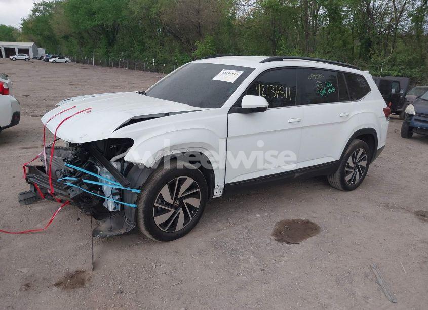 Photo 2 of 2024 Volkswagen Atlas 2.0T SE W/TECHNOLOGY (VIN 1V2HR2CA2RC604880)