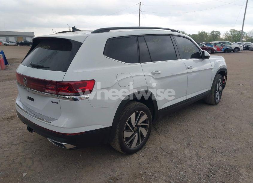 Photo 4 of 2024 Volkswagen Atlas 2.0T SE W/TECHNOLOGY (VIN 1V2HR2CA2RC604880)