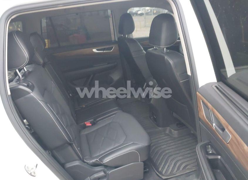 Photo 8 of 2024 Volkswagen Atlas 2.0T SE W/TECHNOLOGY (VIN 1V2HR2CA2RC604880)