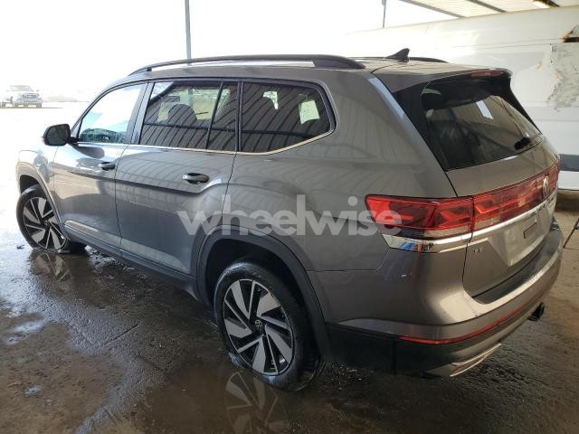 Photo 2 of 2025 VOLKSWAGEN ATLAS SE N/A (VIN 1V2HR2CA2SC504445)