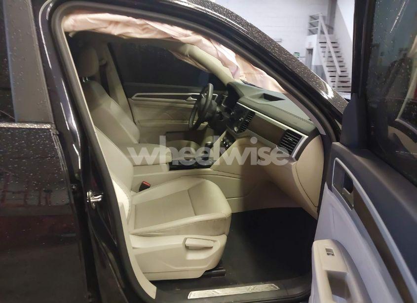 Photo 5 of 2022 Volkswagen Atlas 3.6L V6 SE W/TECHNOLOGY (VIN 1V2HR2CA3NC545414)