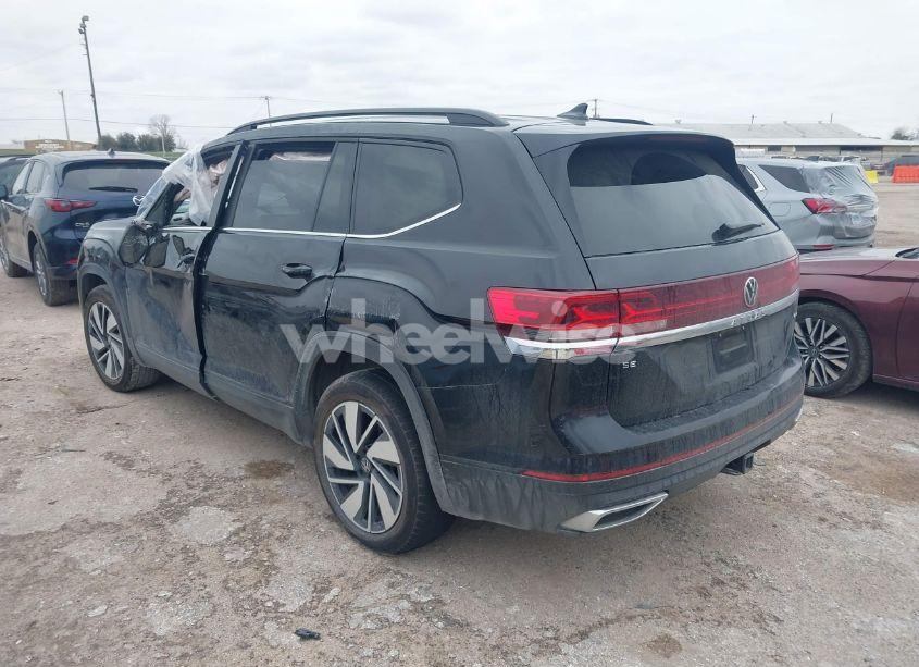 Photo 3 of 2024 Volkswagen Atlas 2.0T SE W/TECHNOLOGY (VIN 1V2HR2CA4RC523735)