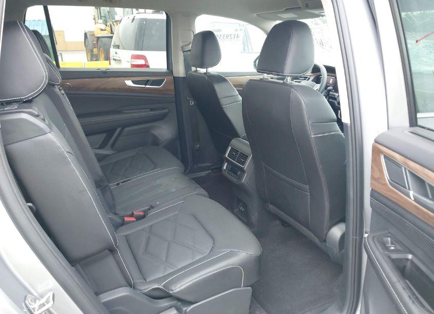 Photo 8 of 2025 Volkswagen Atlas 2.0T SE W/TECHNOLOGY (VIN 1V2HR2CA4SC509128)