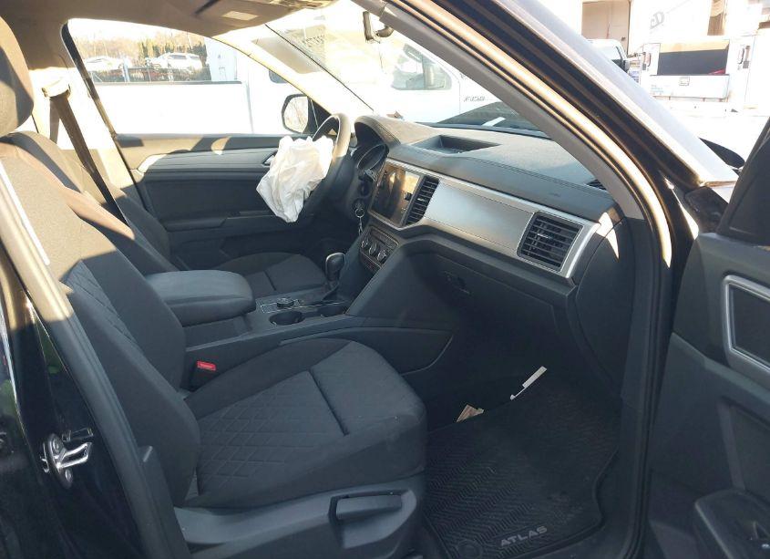 Photo 5 of 2018 Volkswagen Atlas 3.6L V6 LAUNCH EDITION (VIN 1V2HR2CA6JC501904)