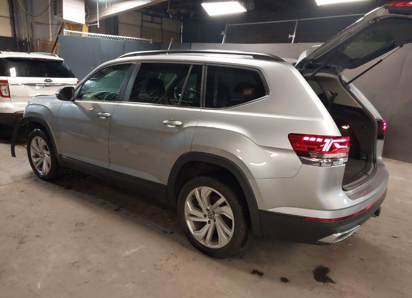 Photo 3 of 2022 Volkswagen Atlas 3.6L V6 SE W/TECHNOLOGY (VIN 1V2HR2CA7NC548560)