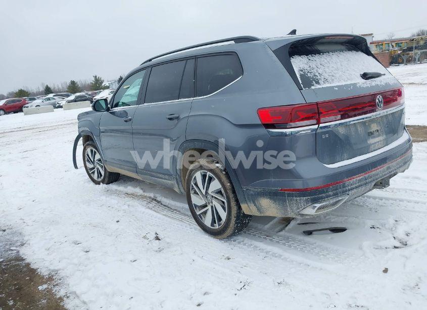 Photo 3 of 2024 Volkswagen Atlas 2.0T SE W/TECHNOLOGY (VIN 1V2HR2CA7RC558446)