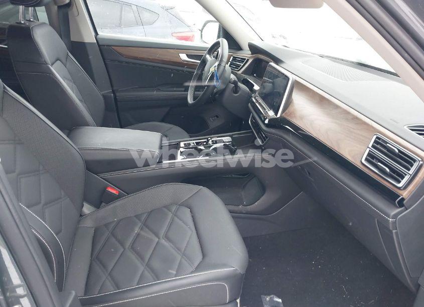 Photo 5 of 2024 Volkswagen Atlas 2.0T SE W/TECHNOLOGY (VIN 1V2HR2CA7RC558446)