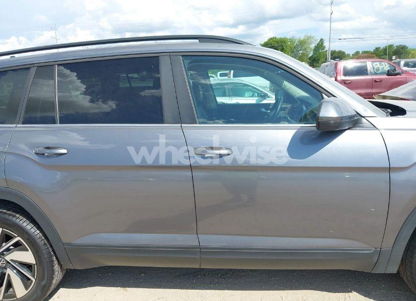 Photo 13 of 2024 Volkswagen Atlas 2.0T SE W/TECHNOLOGY (VIN 1V2HR2CA8RC563655)