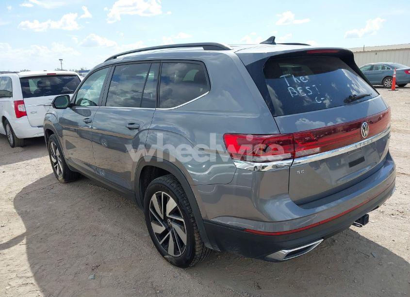 Photo 3 of 2024 Volkswagen Atlas 2.0T SE W/TECHNOLOGY (VIN 1V2HR2CA8RC563655)