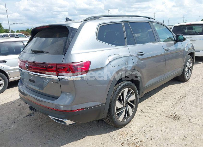 Photo 4 of 2024 Volkswagen Atlas 2.0T SE W/TECHNOLOGY (VIN 1V2HR2CA8RC563655)