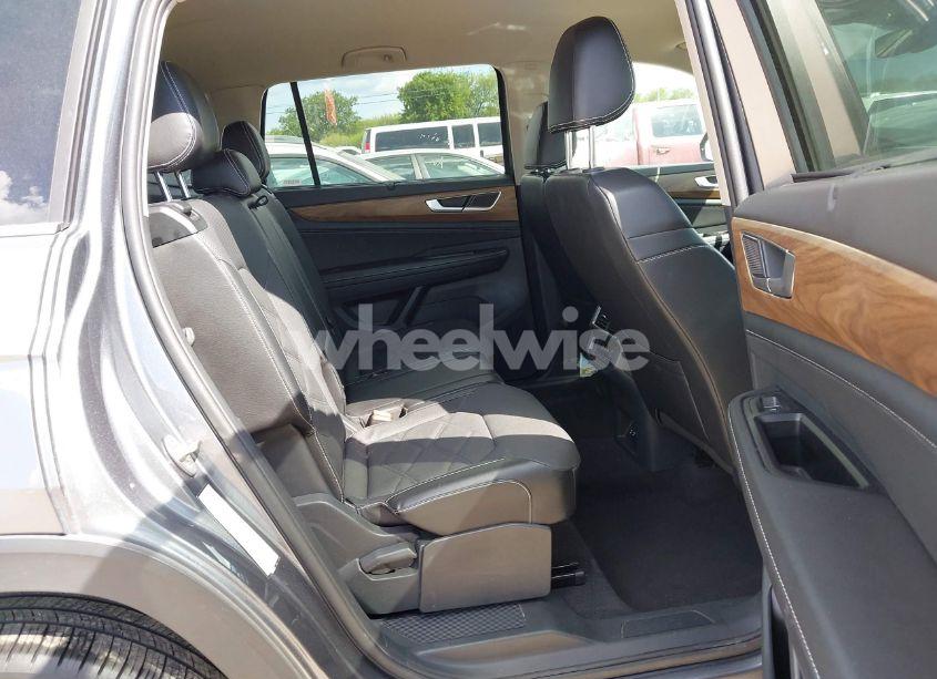 Photo 8 of 2024 Volkswagen Atlas 2.0T SE W/TECHNOLOGY (VIN 1V2HR2CA8RC563655)