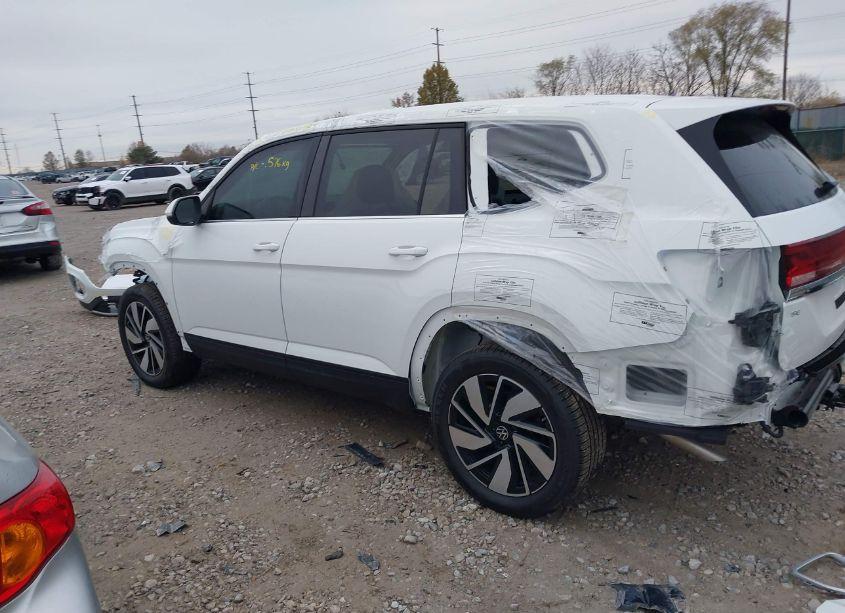 Photo 15 of 2024 Volkswagen Atlas 2.0T SE W/TECHNOLOGY (VIN 1V2HR2CA8RC587941)