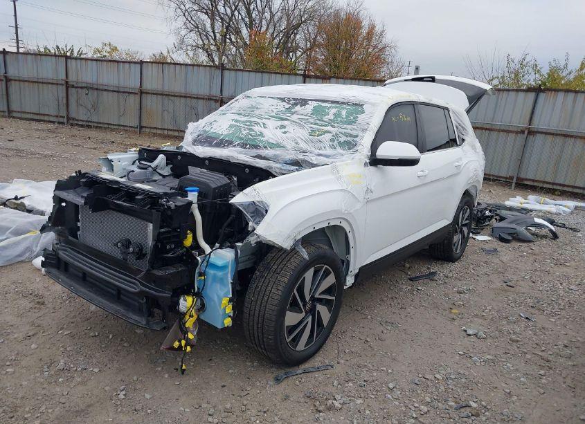 Photo 2 of 2024 Volkswagen Atlas 2.0T SE W/TECHNOLOGY (VIN 1V2HR2CA8RC587941)