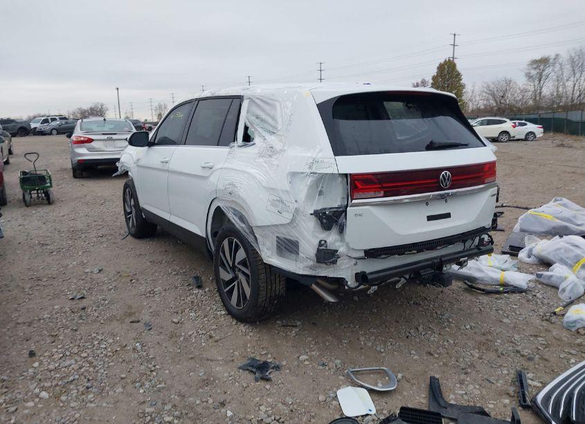Photo 3 of 2024 Volkswagen Atlas 2.0T SE W/TECHNOLOGY (VIN 1V2HR2CA8RC587941)