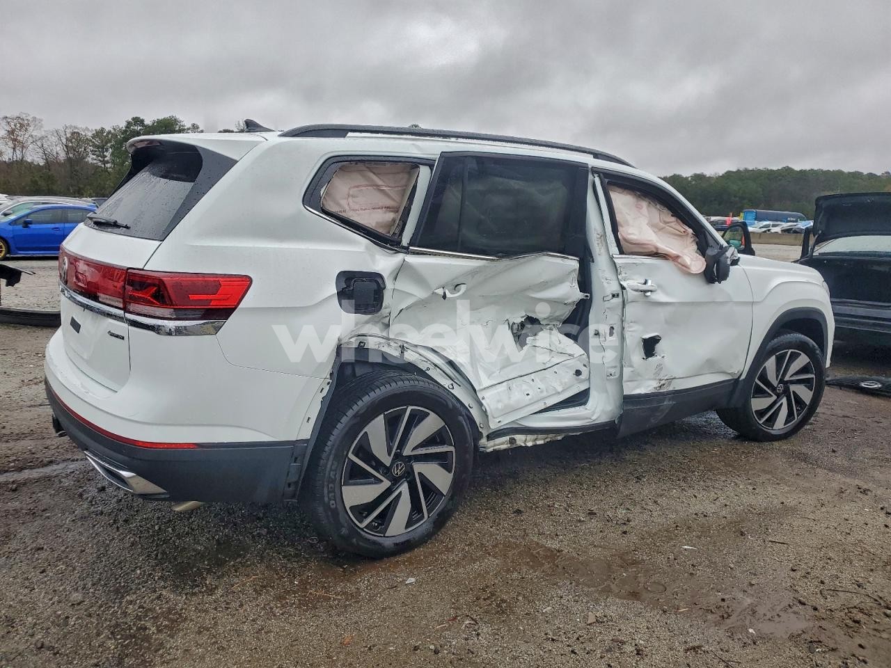 Photo 3 of 2025 VOLKSWAGEN ATLAS SE (VIN 1V2HR2CA8SC533741)