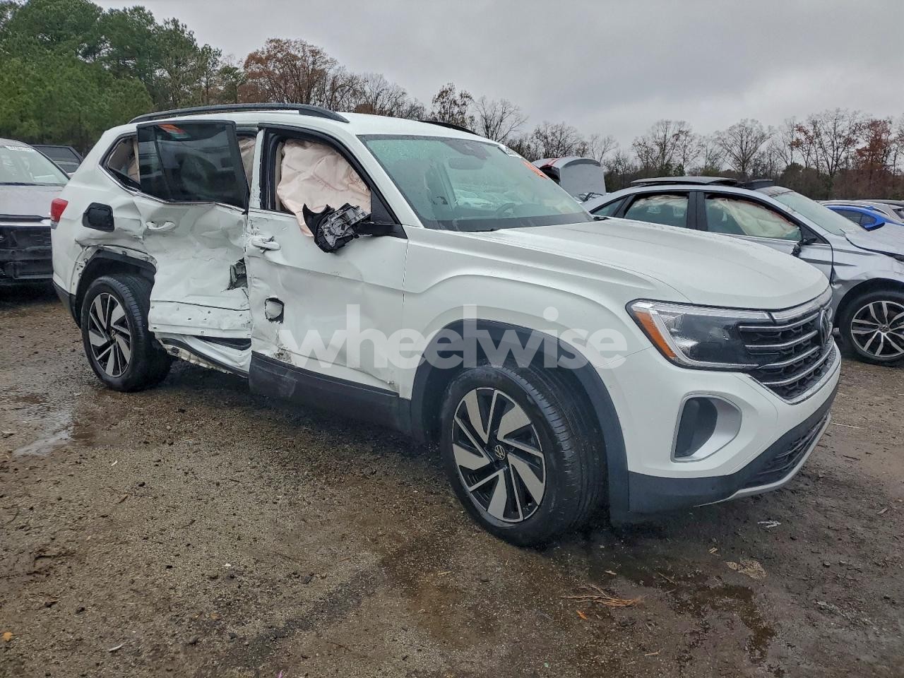 Photo 4 of 2025 VOLKSWAGEN ATLAS SE (VIN 1V2HR2CA8SC533741)