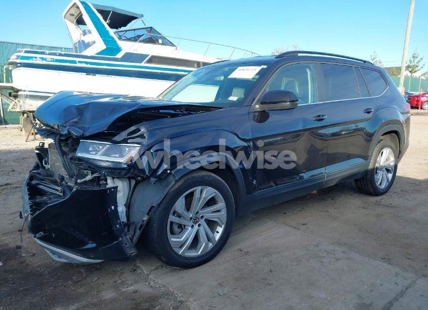 Photo 2 of 2021 Volkswagen Atlas 3.6L V6 SE W/TECHNOLOGY (VIN 1V2HR2CA9MC573524)