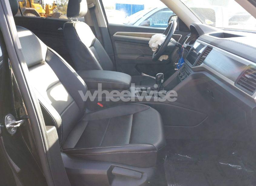 Photo 5 of 2021 Volkswagen Atlas 3.6L V6 SE W/TECHNOLOGY (VIN 1V2HR2CA9MC573524)