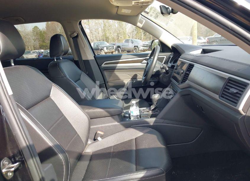 Photo 5 of 2021 Volkswagen Atlas 3.6L V6 SE W/TECHNOLOGY (VIN 1V2HR2CA9MC578058)